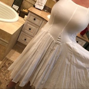 Beautiful form fitting white float dress!